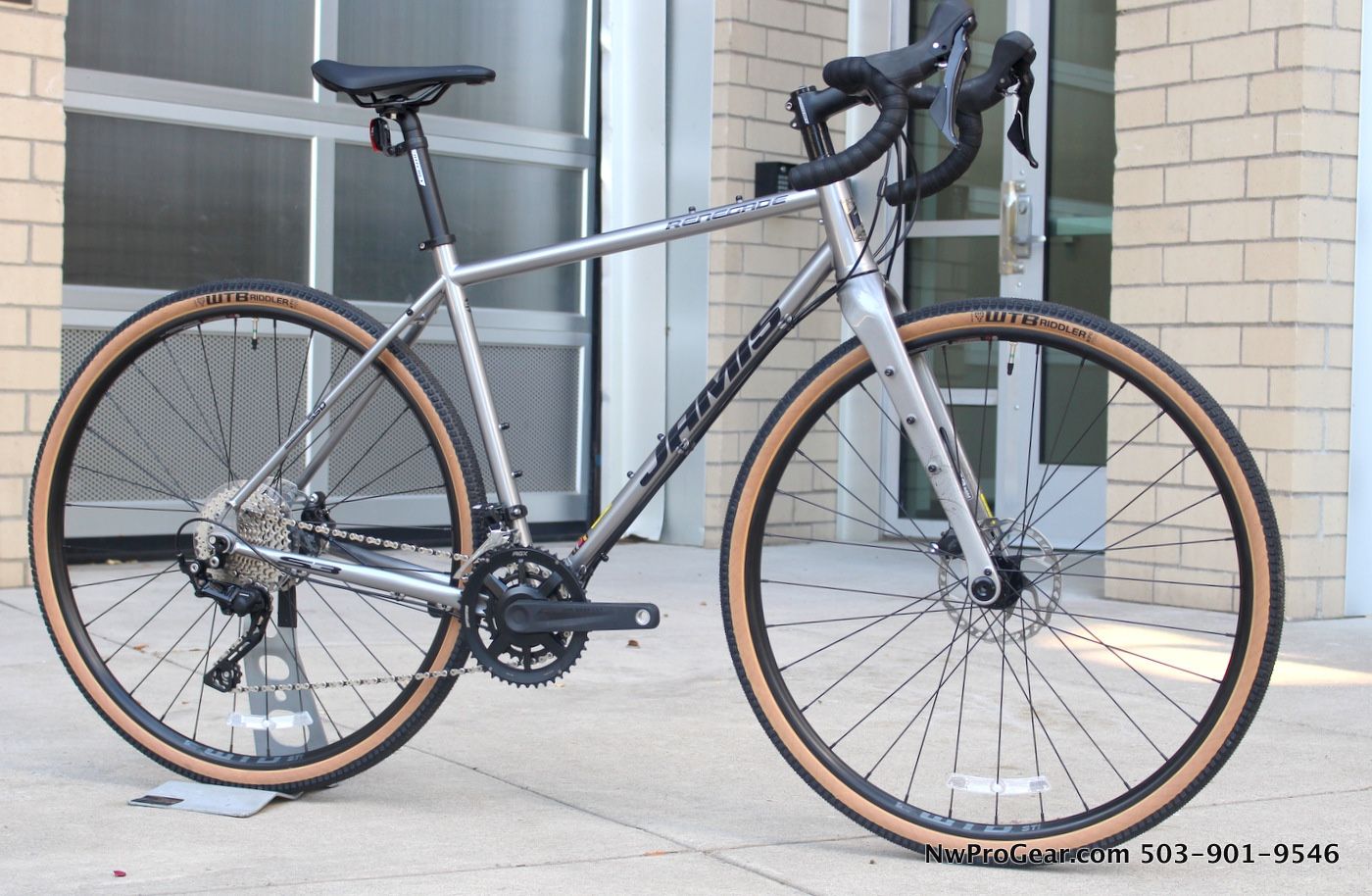 Jamis Renegade S3 Shimano GRX Hydraulic Disc Gravel Bike