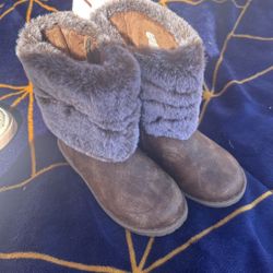 Toddler brown fur boots (size 8)