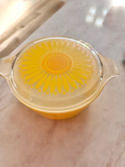 Vintage Sunflower Pyrex Dish