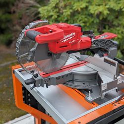 Milwaukee Mitre Saw Cordless Fuel Brushless 10"