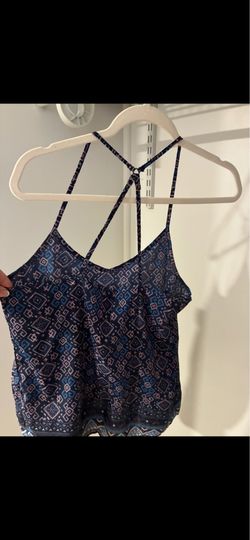 Woman’s Hollister summer top