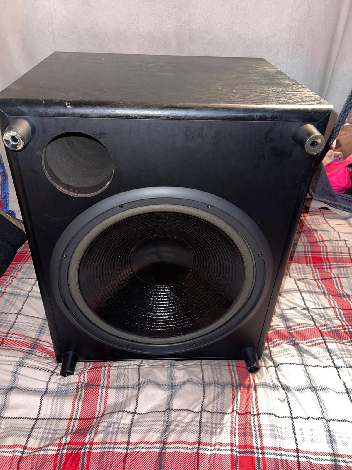 ADVENT Sunfire Technologies AV550S Subwoofer. Has anyone heard of this? How much is it worth? The Advent AV550S is the result of a unique collaboratio