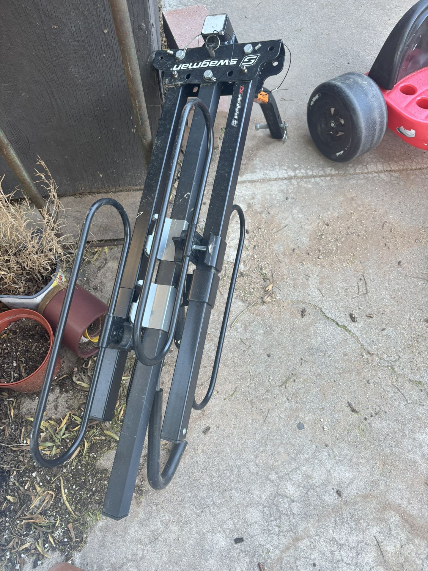 Swagman XC2 Bike Rack for 2 bikes - 1-1/4" and 2" Hitches - Frame Mount