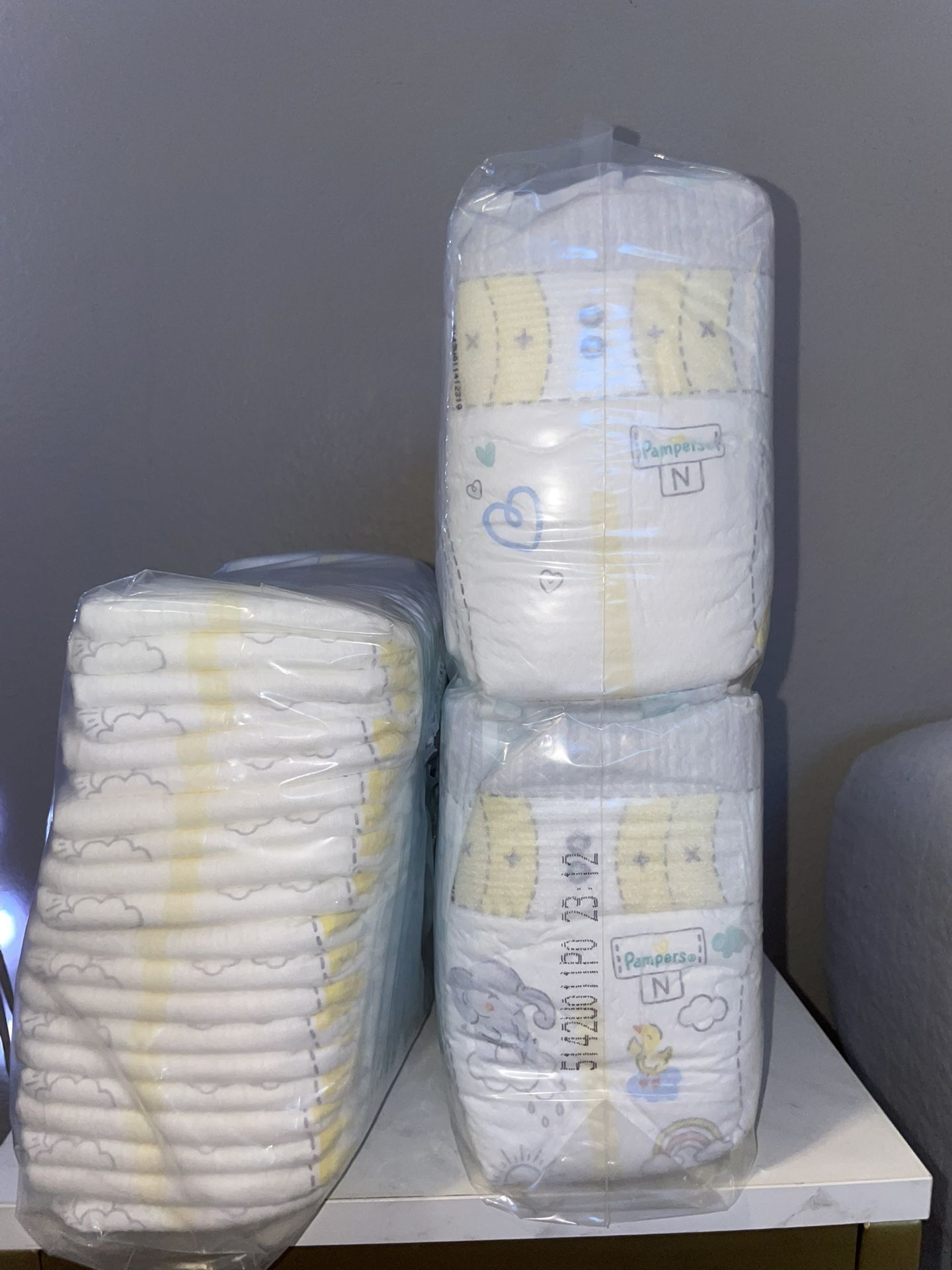 80 Pampers Swaddlers Size 1