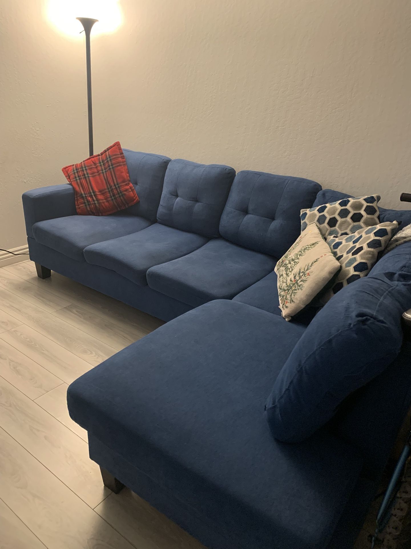 L-Shaped Right-Hand Facing Sofa & Chaise – Microfiber Sectional Couch