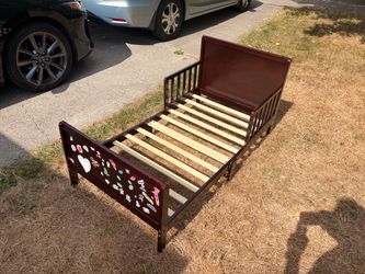 Toddler bed
