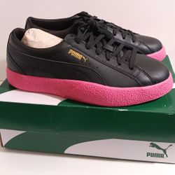 Women's Pumas Size 9