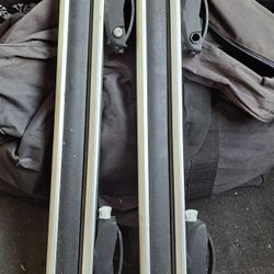 Thule Snowbaord/Ski Roof Rack Mounts