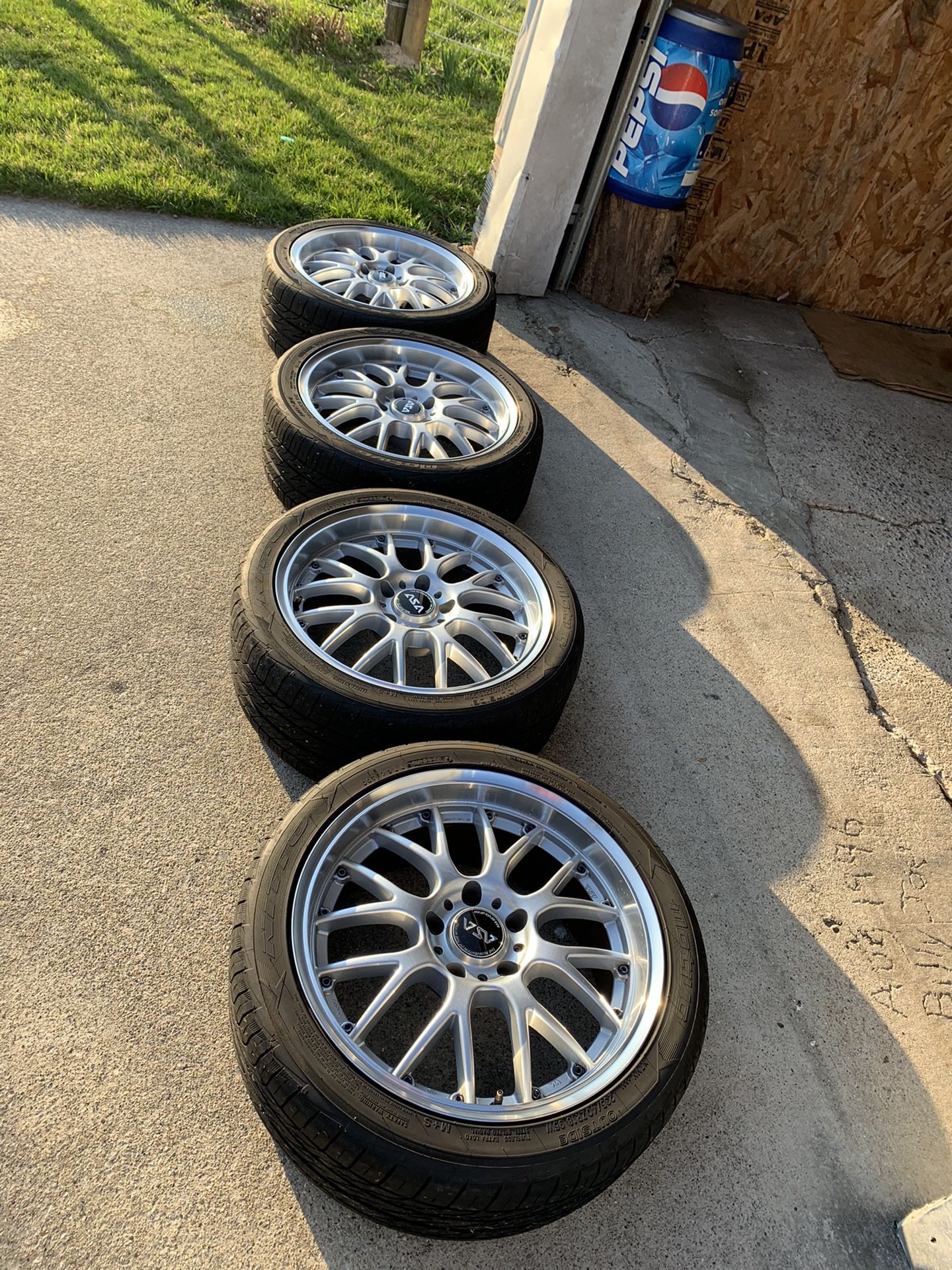 18 in rims great condition 5 by 120 bolt pattern