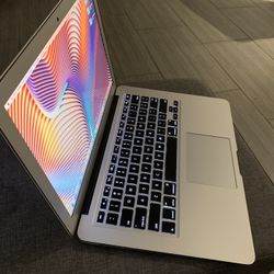 Apple MacBook Air, 128GB 13” silver $900 or best offer.