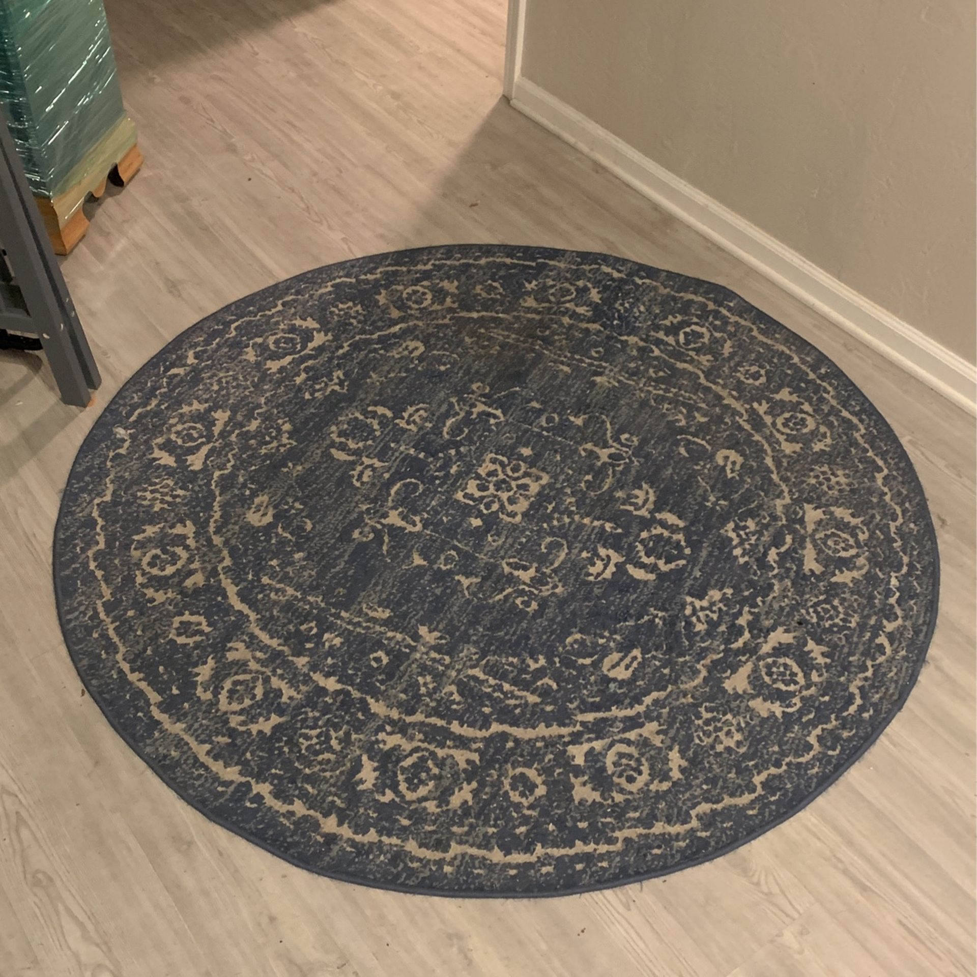 4 Foot Round Carpet 