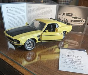 Mustang Boss 302 Car & Bonus Item