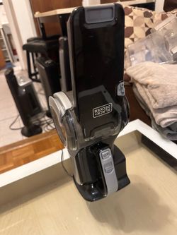 BLACK+DECKER Pivot Vacuum