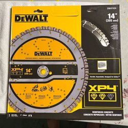 DEWALT Diamond Saw Blade, Segmented Concrete Blade, Reinforced, 14-inch (DW47434)