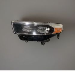 2020-2024 Ford Explorer LED headlight Right Used OEM Complete Chrome 10 Pin Plug