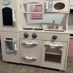 Girls Play Kitchen 