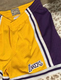 Lakers shorts xl
