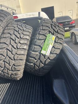 4 Tires 33x12.50-20 $680 