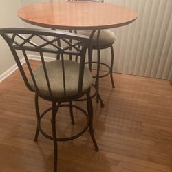 Pub Table and 2 Stools