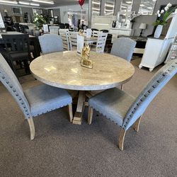 5 Pc Dining Table 🎊🎊🎊