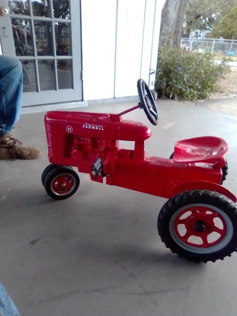 .Cormic Deering Farmall Deering Farmall Peadleassi