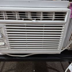 Arctic King air conditioner 5000 BTU🧊❄️💨