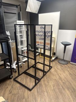 Metal 5ft  Tall 22x28”  Stand Up Sign 3 Left  Price For Each Stand 