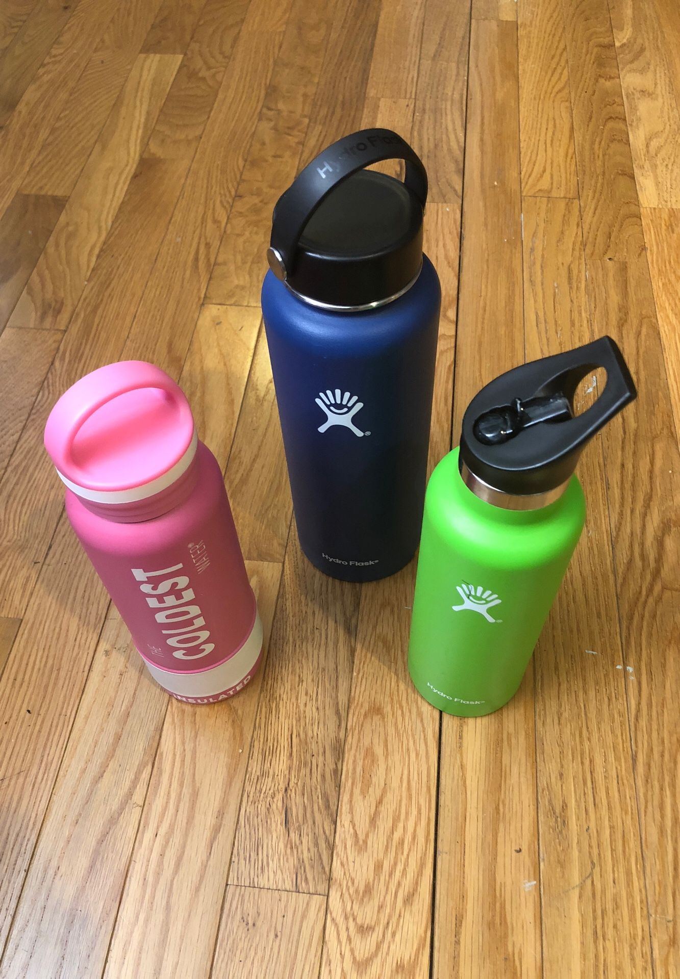Hydro flask insulated water bottle bundle!