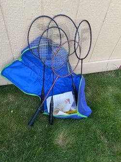 Badmitton racquets and birdies