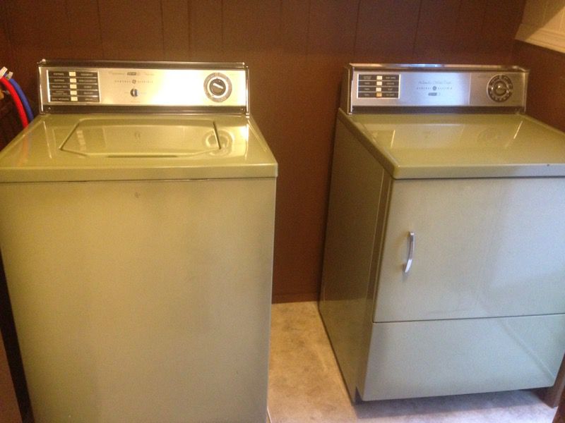 Vintage 70's Avocado Green General Electric Washer and Dryer !