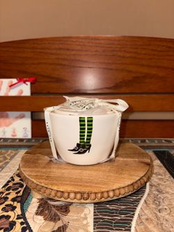 Rae Dunn Witch Feet Measuring Cups
