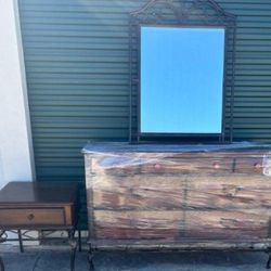 Dresser Set $250