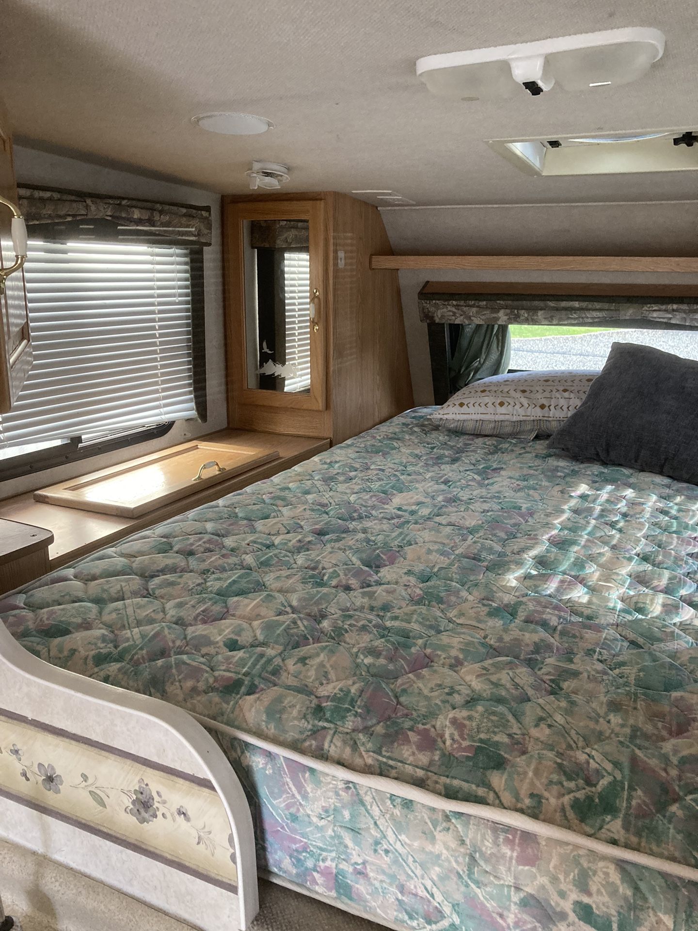 2005 Eagle Cap 850 for Sale in Snohomish, WA OfferUp
