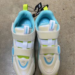 NWT And1 boys basketball Sneakers Size 6