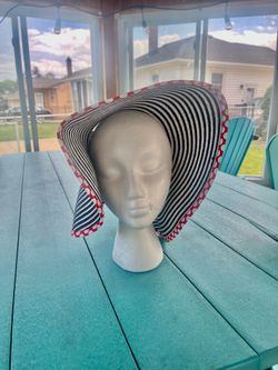 Disney wrap around sun hat with bow