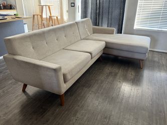 Cream/ Off White Sectional (Used) Good Condition