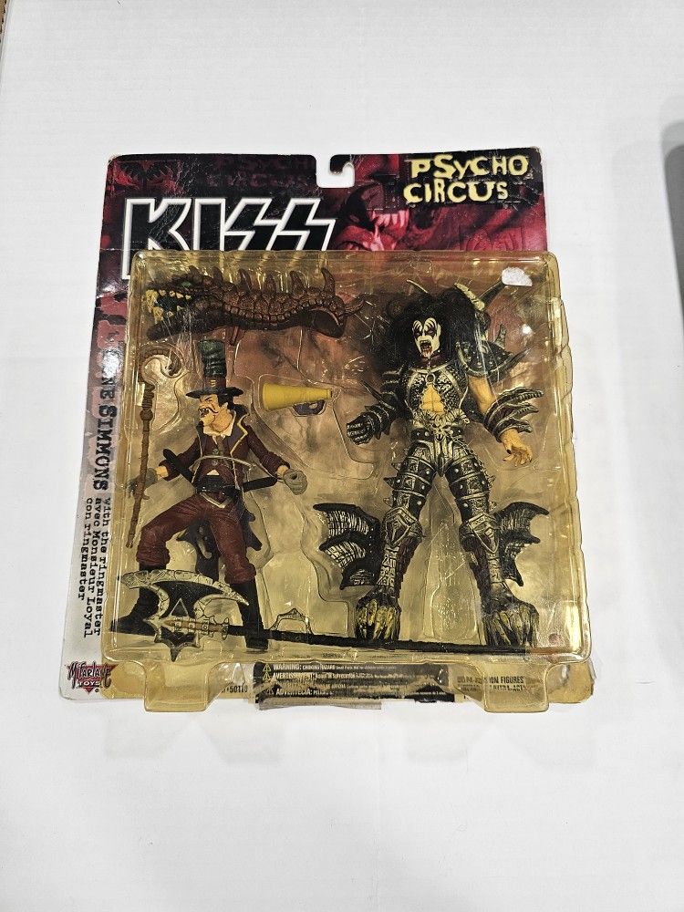 Kiss Figure