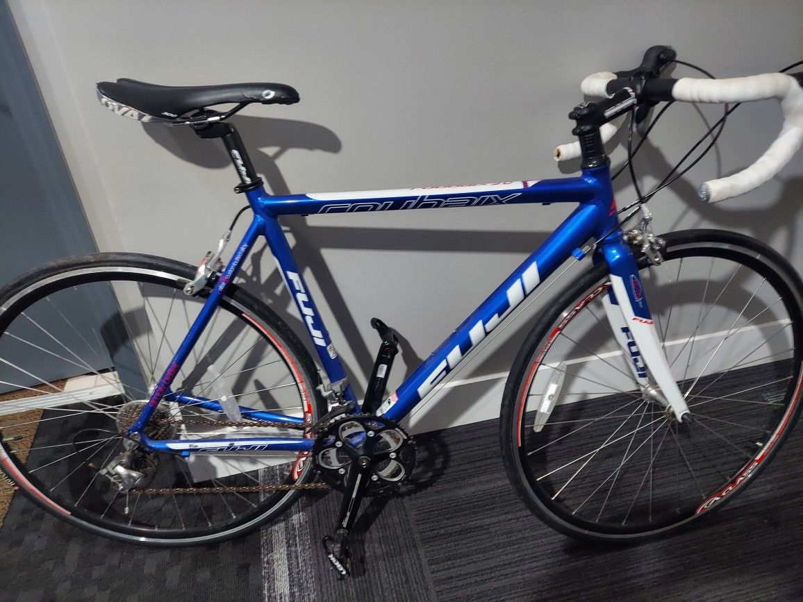 Bike FUJI- Roubaix Edition Limited- I welcome ☆reasonable☆ offers, please