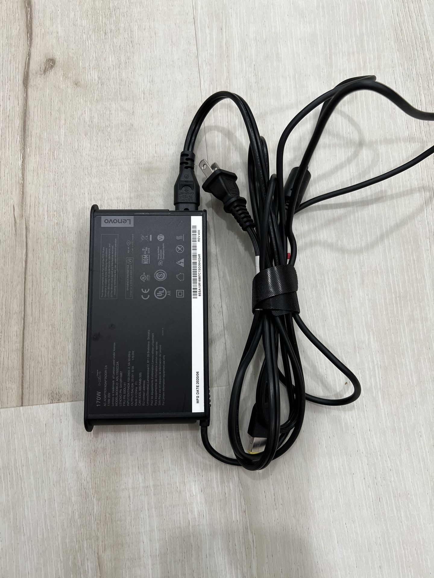 ThinkPad Mobile Workstation Slim 170W AC Adapter (Slim-tip)