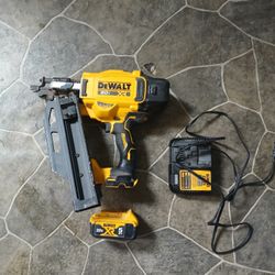 Dewalt 20v  Nail Gun
