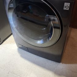 LG Thin Q Washer/Dryer Combo