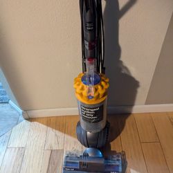 Dyson Vacuum 
