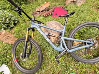 Santa Cruz Hightower Cc Large 2018 Outstanding condition, l bought it from a guy in 2018 or 2019 got hurt, and in the years since have probably put 1 