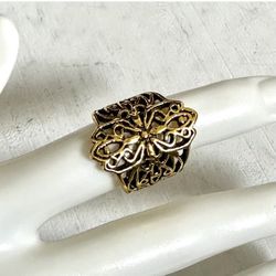 Gold Tone Ring 