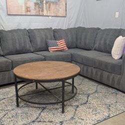 🛋️💥 Ashley Charcoal Sectional 💥 Free Delivery And Financing Available!