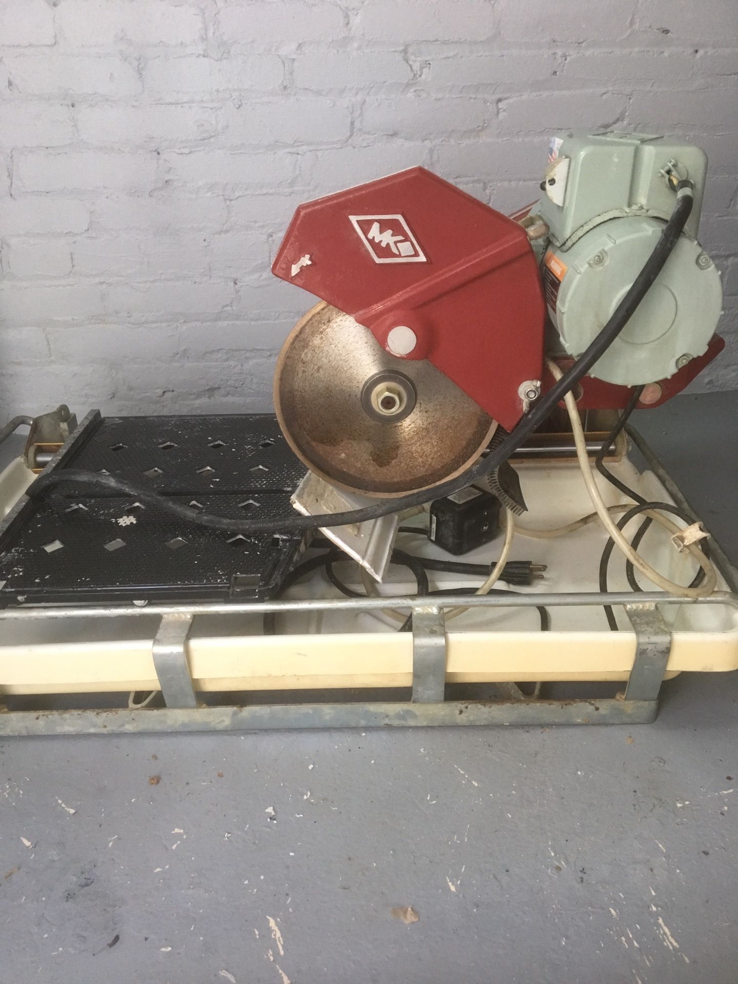 MK TILE SAW CUTTER