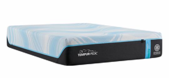 Tempur-Pedic LuxeBreeze 2.0 Medium Hybrid King Mattress