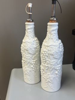 Brand new ceramic oil/vinegar dispenser + Stainless Steel Tips