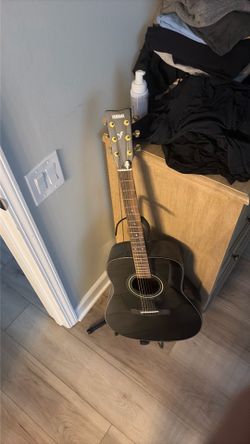Yamaha guitar acoustic