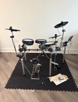 Simmons Titan 50 Electronic Drum Kit With Mesh Pads & Bluetooth